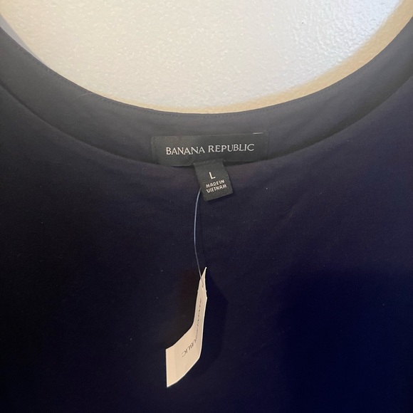 Gap Woman’s sleeveless black summer dress. Zipper back.detailed bottom. Large - Picture 6 of 9